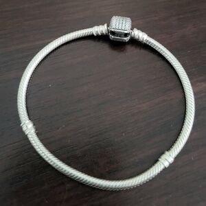 Pandora Moments Sparkling Pave Clasp Snake Chain Bracelet Size 7.5